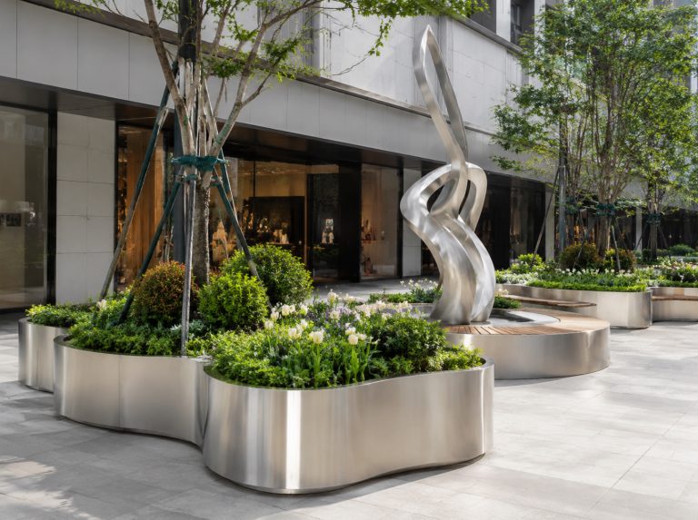 松潘县不锈钢景观雕塑与金属花箱